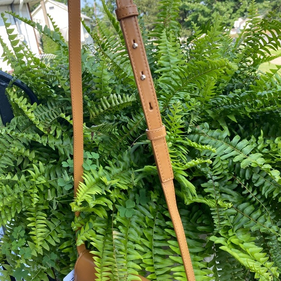 Chloé
Kattie Leather Shoulder Bag - Picture 7 of 16